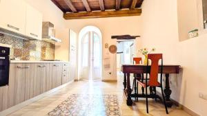 Meli4Retreat Beach, Mountain & History