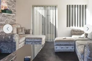 The hawthorns large detached 3 bedroom family home