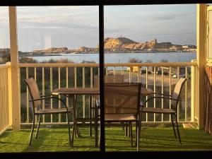 Appartements La Tour Genoise - Climatise avec piscine partagee : photos des chambres