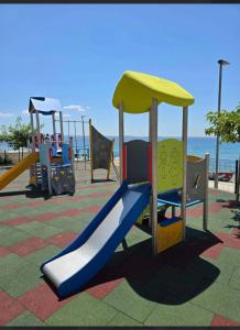 One-Bedroom Apartment with Balcony and Sea View room in Apartments Trešnja