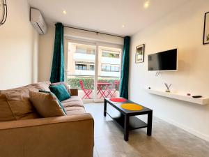 Le Versailles By SCLS Locations