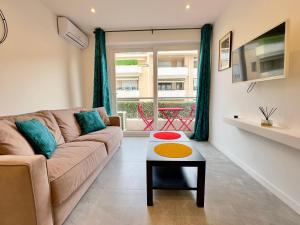 Le Versailles By SCLS Locations