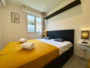 Le Versailles By SCLS Locations