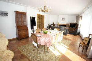 Appartements Plein-Sud - Parking & Vue Montagnes : photos des chambres