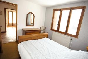 Appartements Plein-Sud - Parking & Vue Montagnes : photos des chambres