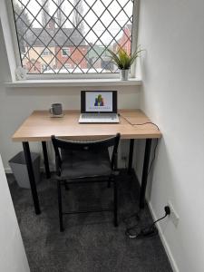 CBS Arena - Modern Home Near M6 NEC and UHCW Hospital - Ideal for Work Stays