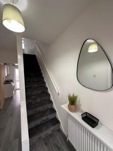 CBS Arena - Modern Home Near M6 NEC and UHCW Hospital - Ideal for Work Stays