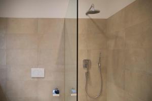 Stylish 1-Bedroom Apartment by Rochusmarkt Walk to the City Center