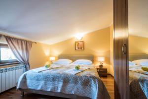 Villa Dino i Karla, a spacious and beautiful Villa in a calm village