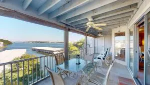 REGATTA BAY 404B - Four Seasons