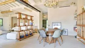 Villa Near Pampelonne with Sea Views, Pool, and Private Boat House Access - Ramatuelle