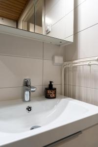 Beautifully furnished family apartment - parking, sauna, balcony