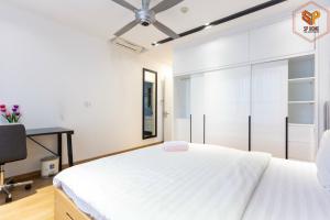 Sunrise City View sử dụng hồ bơi miễn phí