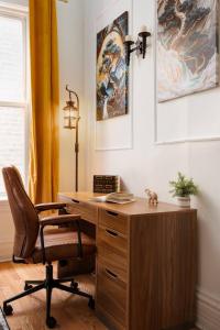 Dwntn 10mins and Sleeps 10 in Vintage and Free Parking