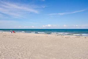 Oceanfront Beach Cottage - Pool, Yard, Private Beach Access, Sleeps 12