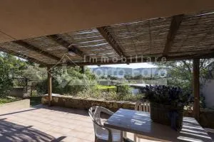 M7-C - Trilocale vicino alla spiaggia di Porto Mannu - Proiettore