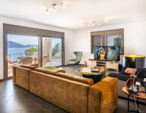 The Pearl of Salamina, a stylish seaside retreat
