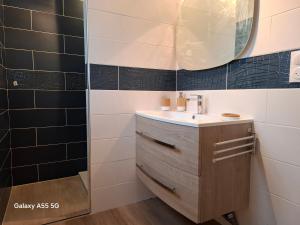 Maisons de vacances Gite Les chalets du Castang : photos des chambres