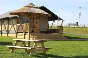 Safaritent Wood met tuinzicht - Leimuiden