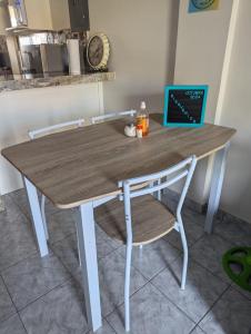 10 minutos de la Embajada americana Apartamento de dos cuartos