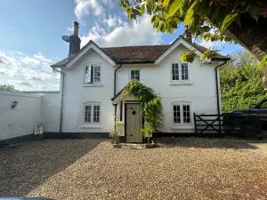 Champagne Cottage - New Forest National Park - 赫恩