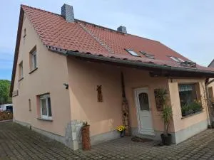 Pension Ronnys wilde Wiese - 特雷纳