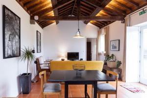 One-Bedroom Apartment room in Pico do Refúgio - Casas de Campo