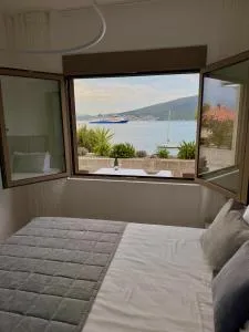 New sea view apartment with terrace - Kravlja