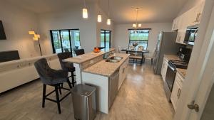 Villa Sandi, Gulf Access with great water views