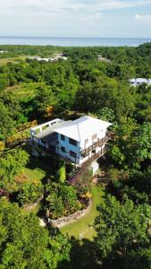 Private Hilltop - Garden Apartment - Orange Bay