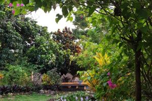 Private Hilltop - Garden Apartment - Orange Bay