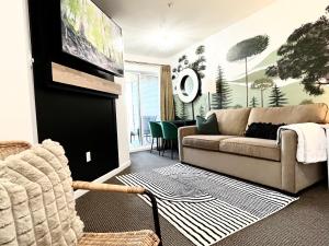 Old Forest Resort Suite Heated Pool Hot Tub Sauna Beach Vancouver Island