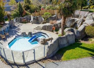 Old Forest Resort Suite Heated Pool Hot Tub Sauna Beach Vancouver Island