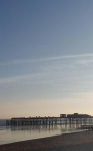 Period Suntrap Gem, Sea View 5 min to Sea and Station