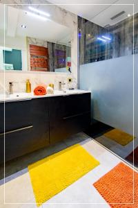 Design YourHostHelper