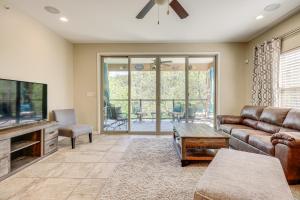 Rio Vista Condo Direct Guadalupe River Access!