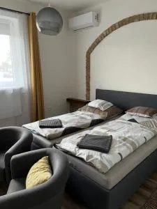 Apartman - Garden - Vendégház - Imeľ