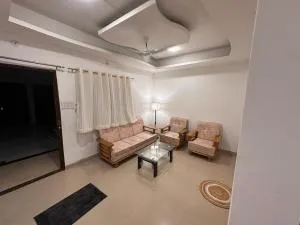 Luxury Full 2BHK Kitchen, Lift & Parking - Maheshwar