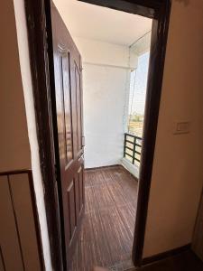 Luxury Full 2BHK Kitchen, Lift & Parking