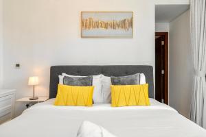 29 Boulevard by EMAAR 1BR 4min Walk to the Burj and Dubai Mall