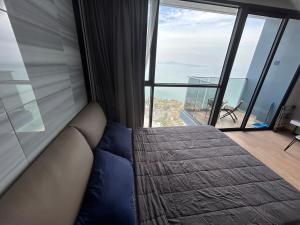 Top Floor New Amazing Studio with Sea View