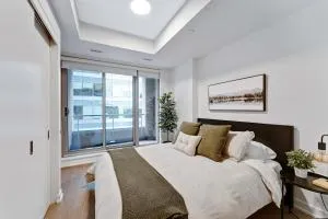 High-end Condo with Gym and walking distance to Parliament - Kanata