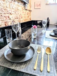 Ramsgate Seafront Apartment with Jacuzzi Bath & Pool Table
