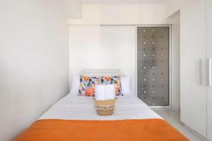 JingsCrib 2BR Apartment by Azure Near Manila International Airport