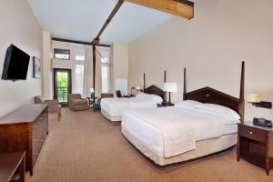 Queen Room with Two Queen Beds - Non-Smoking room in Hawthorn Suites by Wyndham Rome