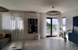 3 Bedroom Gorgeous Home In Klimno