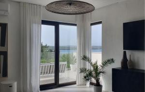 3 Bedroom Gorgeous Home In Klimno