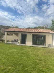 Petite maison au calme - Beynost