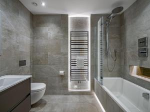 Chalet avec jacuzzi, sauna, 6 chambres à Saint-Martin-de-Belleville - FR-1-570-27