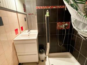 Maisons de vacances Charmant gite familial en Touraine avec cheminee - FR-1-381-617 : photos des chambres